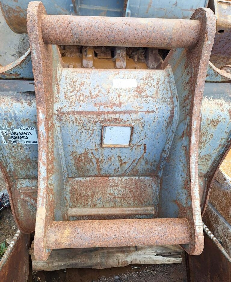 Digging bucket 800 mm Volvo S60 - Godet pour pelle: photos 2 Digging bucket 800 mm Volvo S60 - Godet pour pelle: photos 2