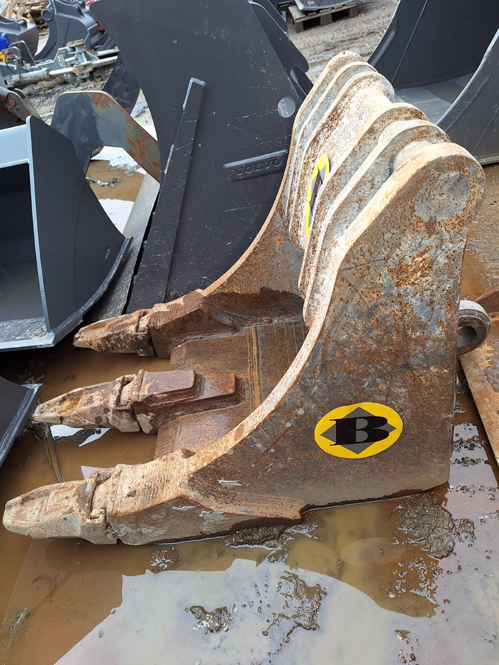 Digging bucket 850 mm - Godet pour pelle: photos 2 Digging bucket 850 mm - Godet pour pelle: photos 2