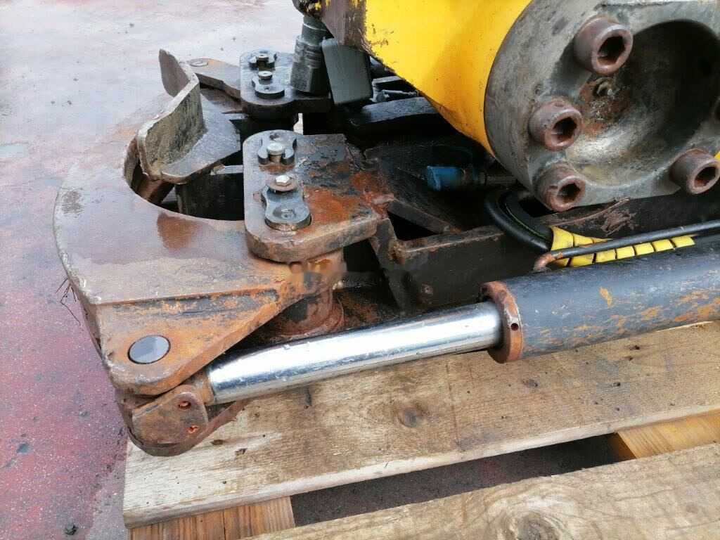 Engcon EC30 Volvo S2 - Tiltrotator: photos 5 Engcon EC30 Volvo S2 - Tiltrotator: photos 5