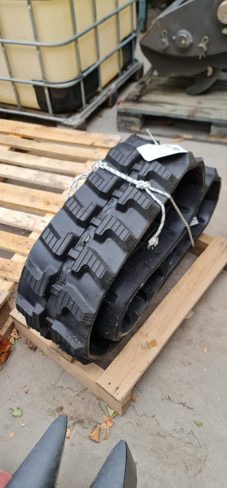 ITR 230x96x32 - Chenille pour Engins de chantier: photos 2 ITR 230x96x32 - Chenille pour Engins de chantier: photos 2