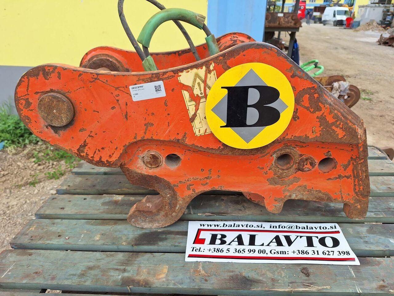 Trevi Benne A.R.ARH 20 - Attache rapide pour Pelle: photos 1 Trevi Benne A.R.ARH 20 - Attache rapide pour Pelle: photos 1