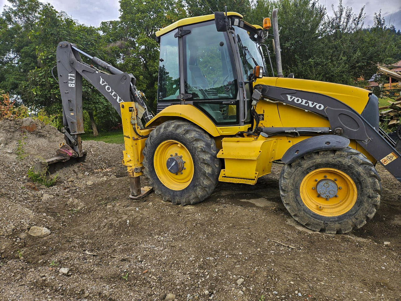 VOLVO BL71 - Tractopelle: photos 4 VOLVO BL71 - Tractopelle: photos 4