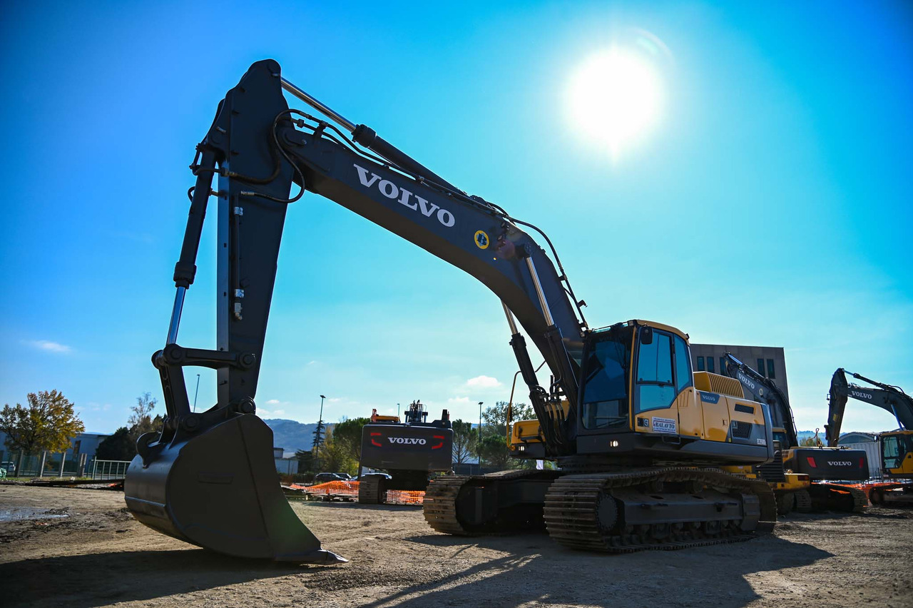 VOLVO EC350DL - Pelle sur chenille: photos 1 VOLVO EC350DL - Pelle sur chenille: photos 1