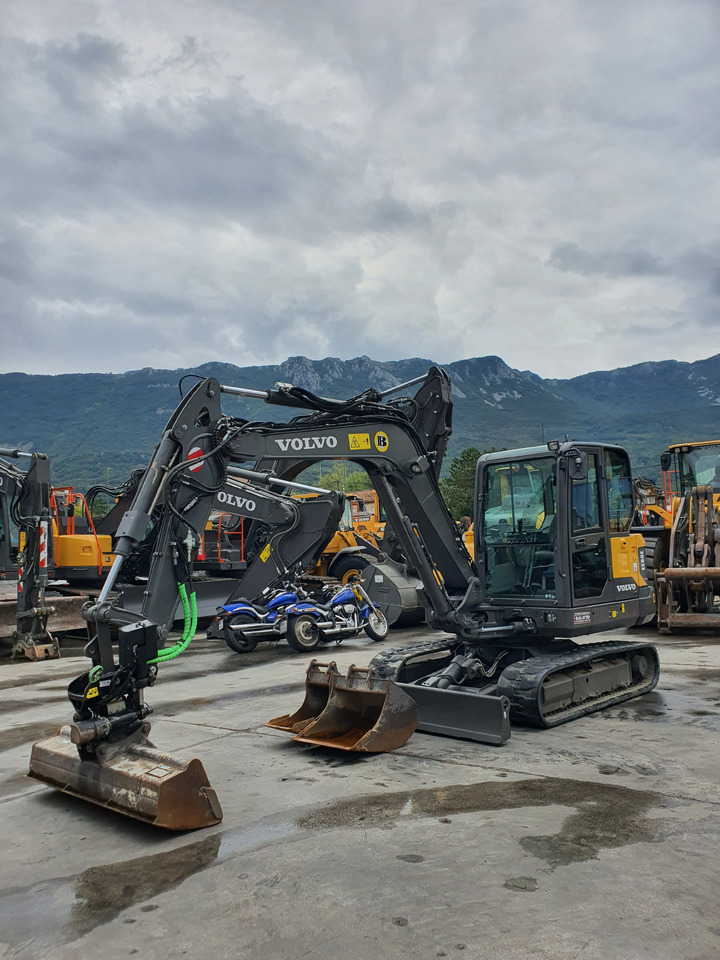 VOLVO EC60E - Mini pelle: photos 1 VOLVO EC60E - Mini pelle: photos 1