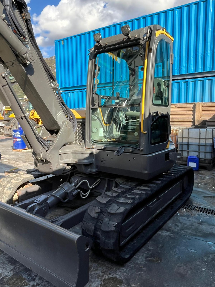 VOLVO ECR88D - Mini pelle: photos 4 VOLVO ECR88D - Mini pelle: photos 4