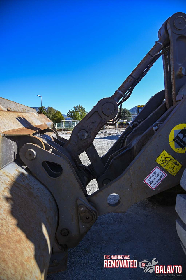 Chargeuse sur pneus VOLVO L180H: photos 12