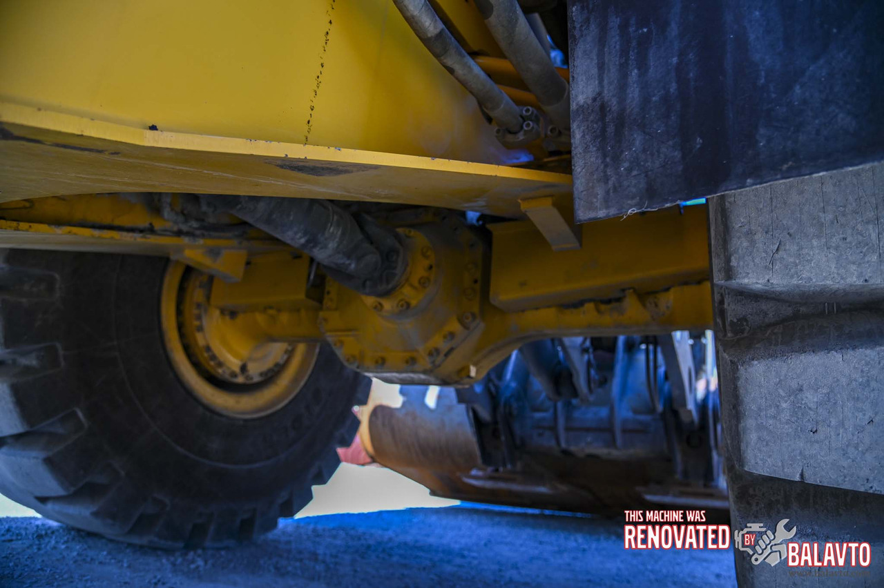 Chargeuse sur pneus VOLVO L180H: photos 17