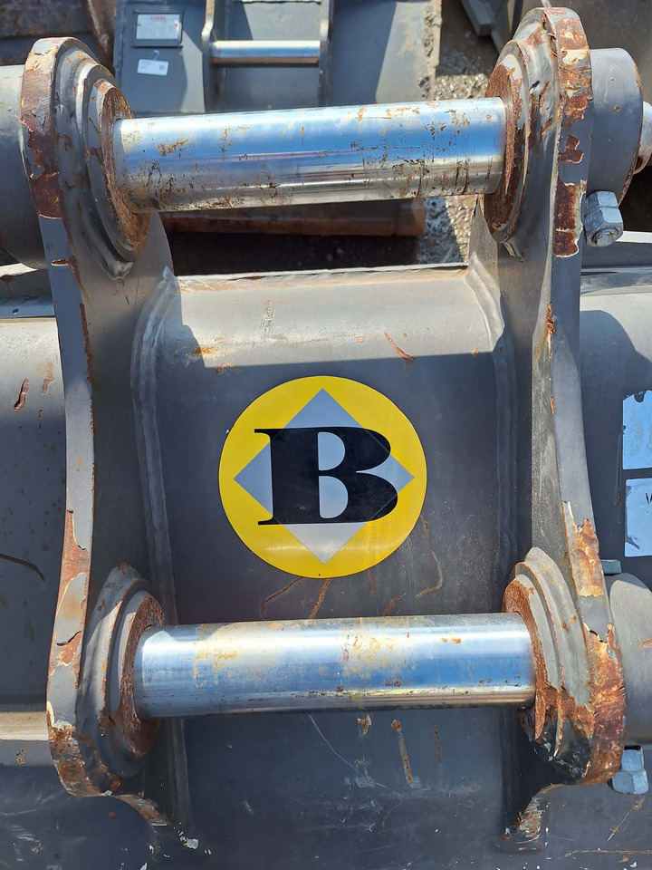 Volvo digging bucket 1100 mm - Godet pour pelle: photos 2 Volvo digging bucket 1100 mm - Godet pour pelle: photos 2