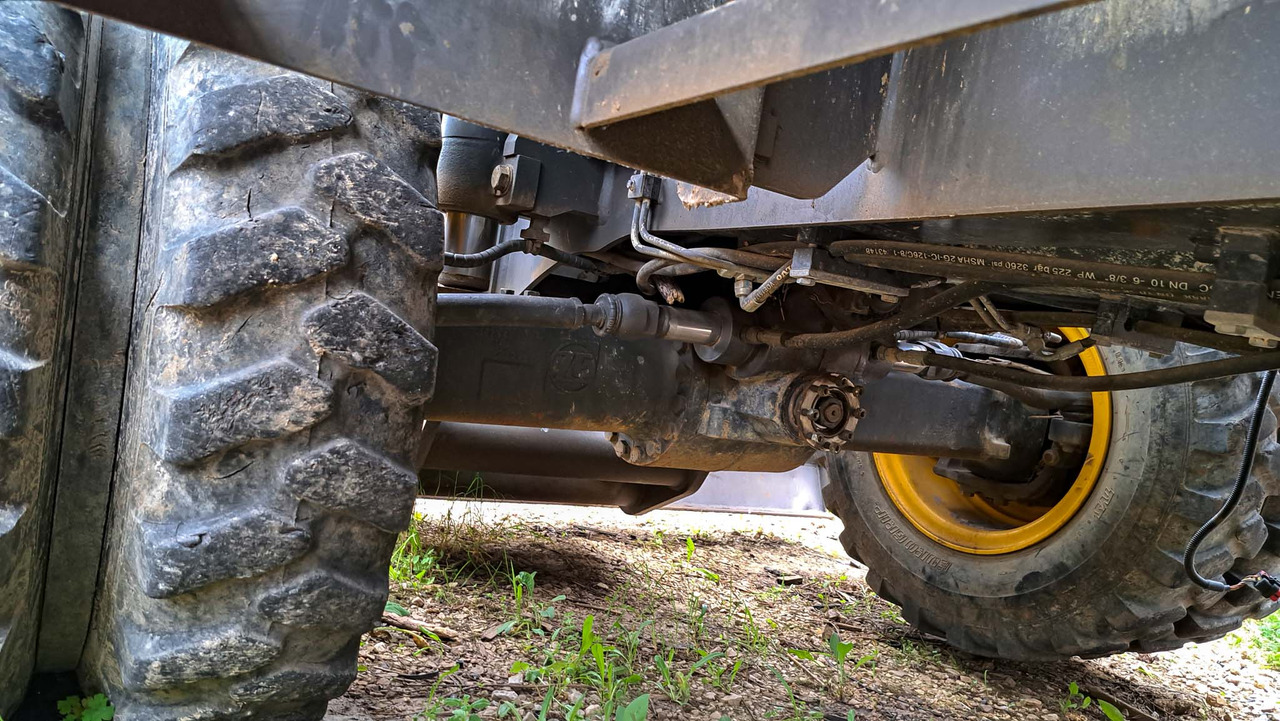 Volvo front axle 14693936 for Volvo EWR150E, EW180E, EWR170E, EW200E MH, EW160E - Essieu avant pour Pelle: photos 2 Volvo front axle 14693936 for Volvo EWR150E, EW180E, EWR170E, EW200E MH, EW160E - Essieu avant pour Pelle: photos 2