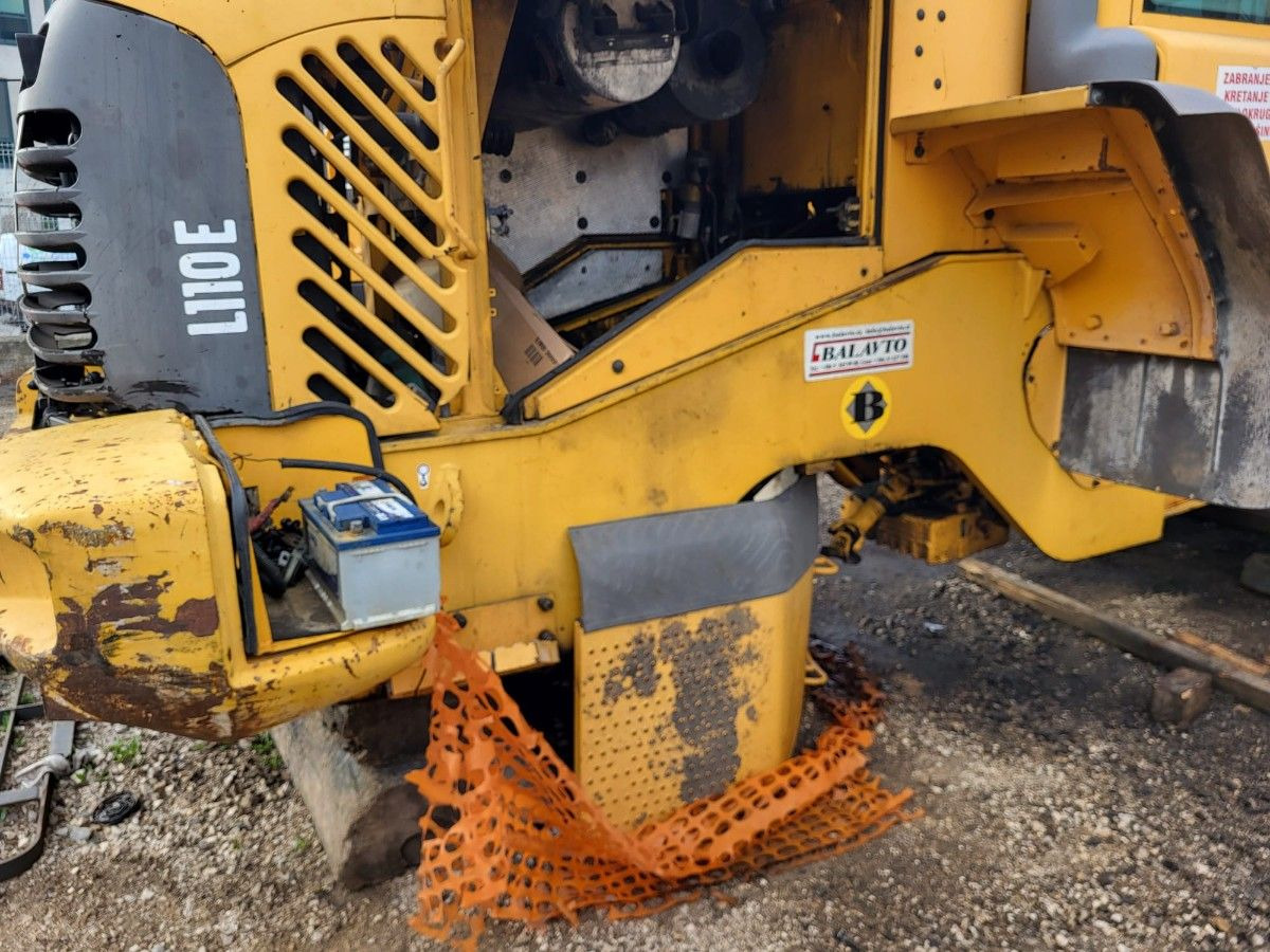 Volvo rear frame - Frame/ Châssis pour Chargeuse: photos 3 Volvo rear frame - Frame/ Châssis pour Chargeuse: photos 3