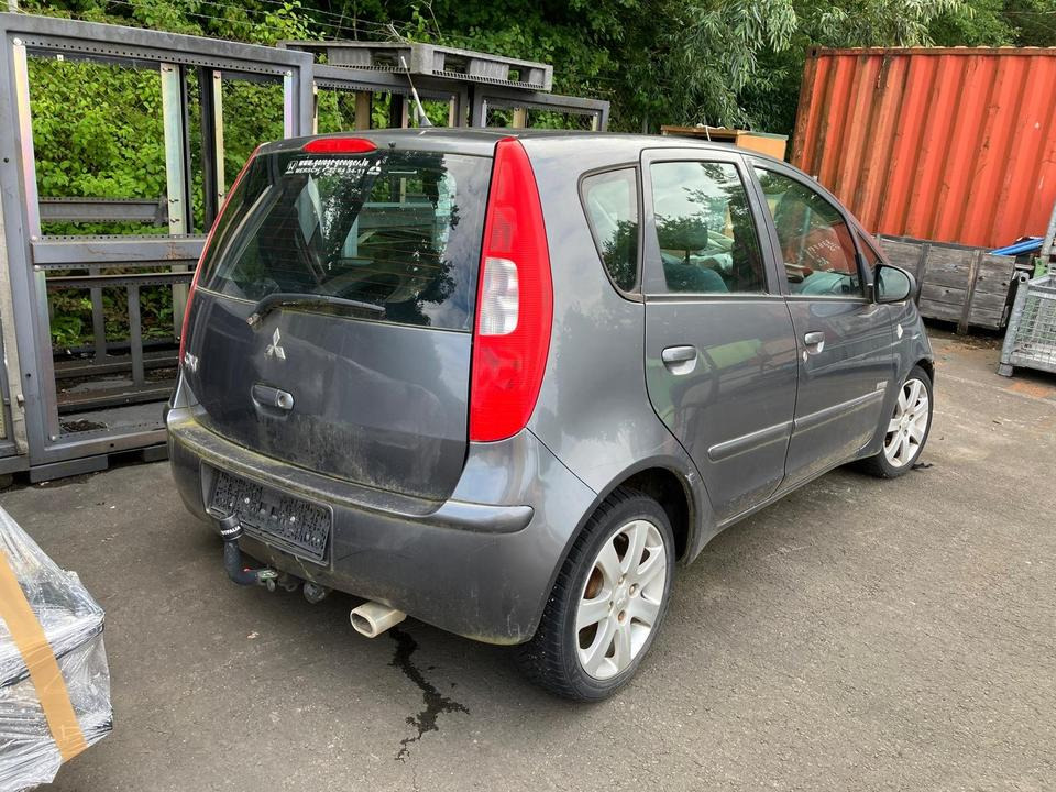 Mitsubishi Colt Unfallfahrzeug - Voiture: photos 2 Mitsubishi Colt Unfallfahrzeug - Voiture: photos 2