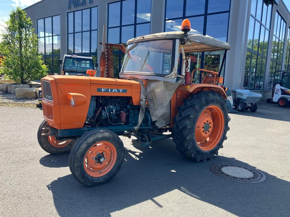 Traktor Fiat 315 Oldtimer mit Mähwerk Baujahr 1968 - Tracteur agricole: photos 5 Traktor Fiat 315 Oldtimer mit Mähwerk Baujahr 1968 - Tracteur agricole: photos 5