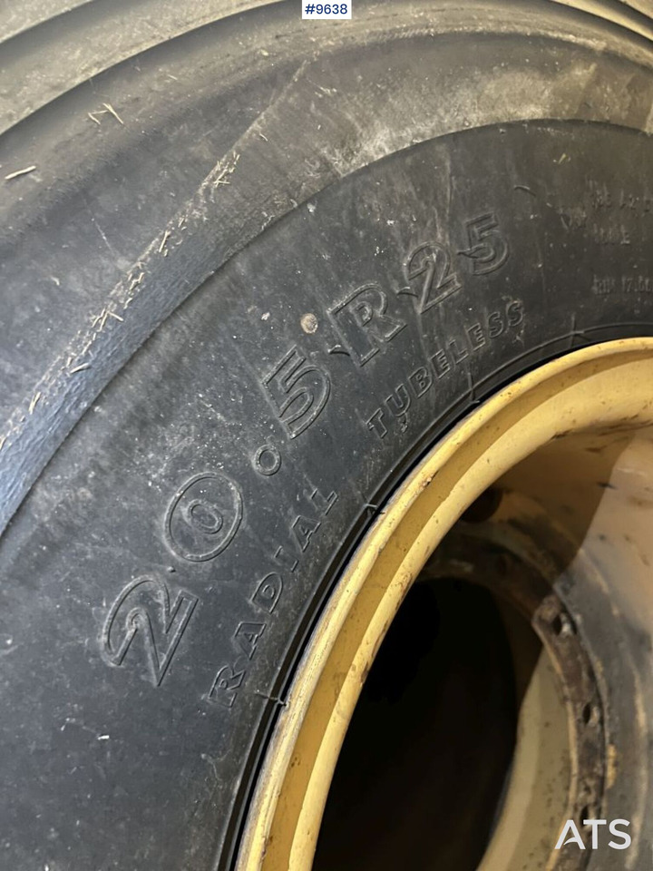 4 Nokian 20.5R25 tires on rims - Roue complète pour Engins de chantier: photos 4 4 Nokian 20.5R25 tires on rims - Roue complète pour Engins de chantier: photos 4