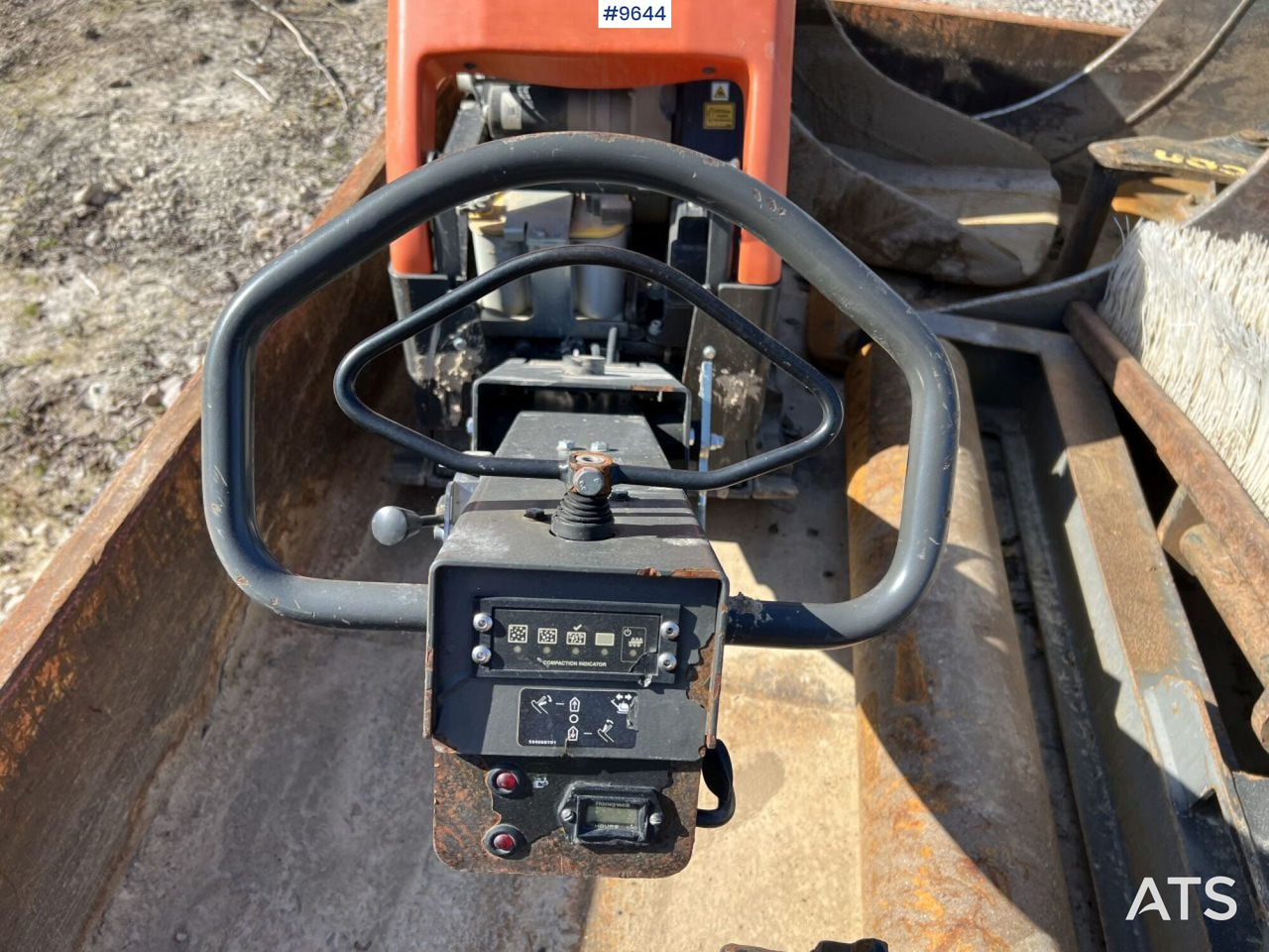 Husqvarna LG504 Vibratory Plate - Autre matériel: photos 4 Husqvarna LG504 Vibratory Plate - Autre matériel: photos 4