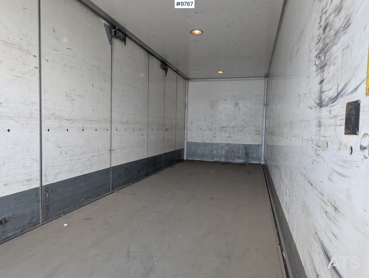 Box Truck Scania P320 4X2 with tail lift - Camion fourgon: photos 5 Box Truck Scania P320 4X2 with tail lift - Camion fourgon: photos 5