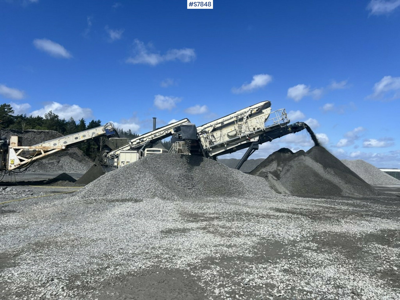 Crusher on tracks, Metso Lokotrack LT 330D (See video) - Concasseur: photos 5 Crusher on tracks, Metso Lokotrack LT 330D (See video) - Concasseur: photos 5