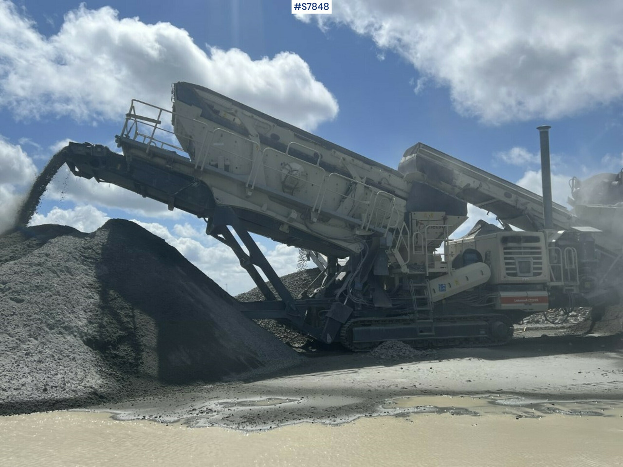 Crusher on tracks, Metso Lokotrack LT 330D (See video) - Concasseur: photos 3 Crusher on tracks, Metso Lokotrack LT 330D (See video) - Concasseur: photos 3
