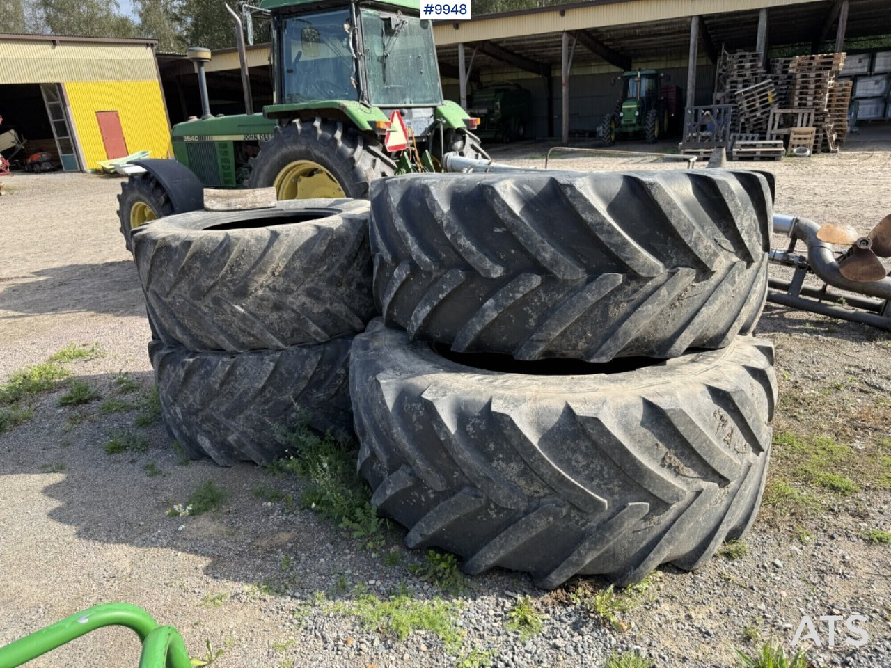 Däck till traktor Michelin fram och bak - Pneu pour Tracteur agricole: photos 1 Däck till traktor Michelin fram och bak - Pneu pour Tracteur agricole: photos 1