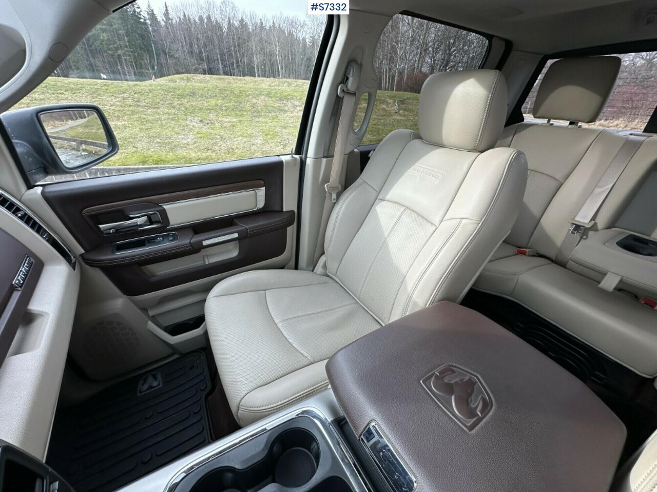 Pick-up Dodge Ram 1500 Laramie, gasoline, serviced.: photos 17