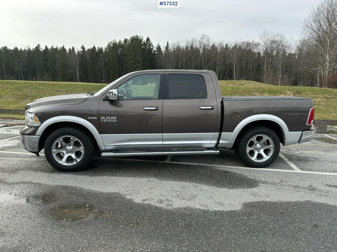 Photo d'intérieur 2: Pick-up Dodge Ram 1500 Laramie, gasoline, serviced.