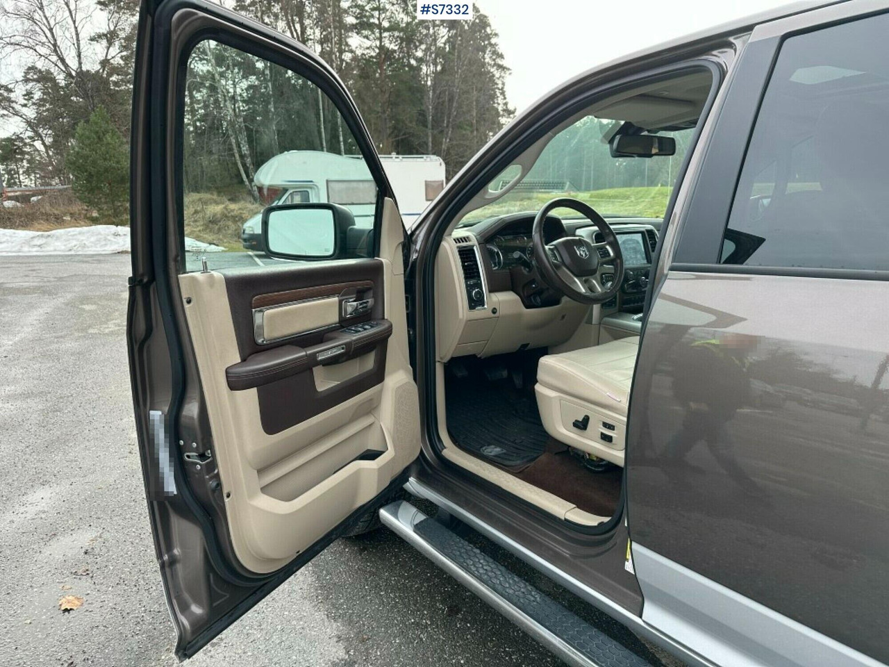 Pick-up Dodge Ram 1500 Laramie, gasoline, serviced.: photos 15