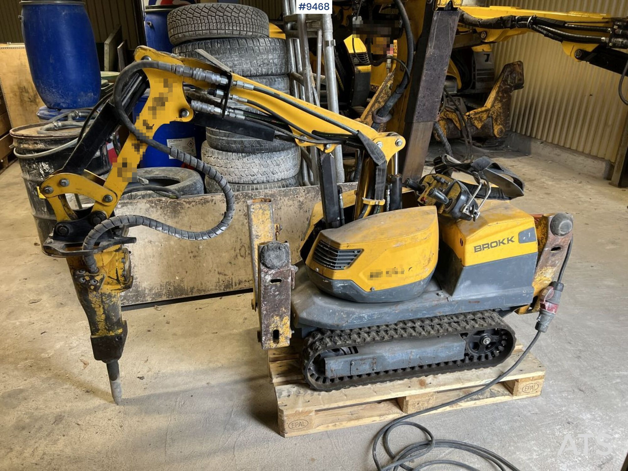 BROKK 70 Demolition / Forming robot - Engins de chantier: photos 1 BROKK 70 Demolition / Forming robot - Engins de chantier: photos 1