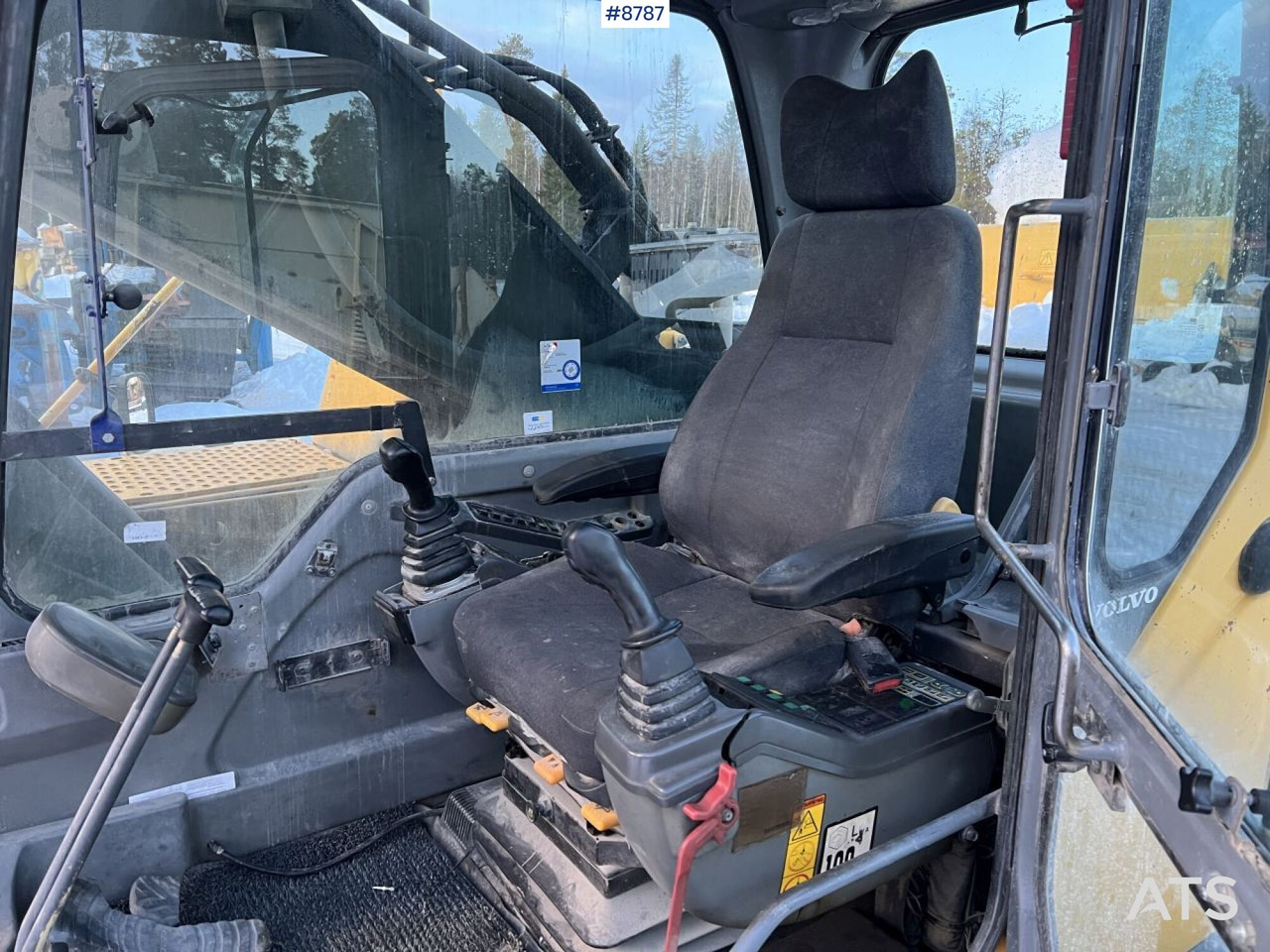 Excavator Volvo EC460 BLC - Pelle sur chenille: photos 5 Excavator Volvo EC460 BLC - Pelle sur chenille: photos 5