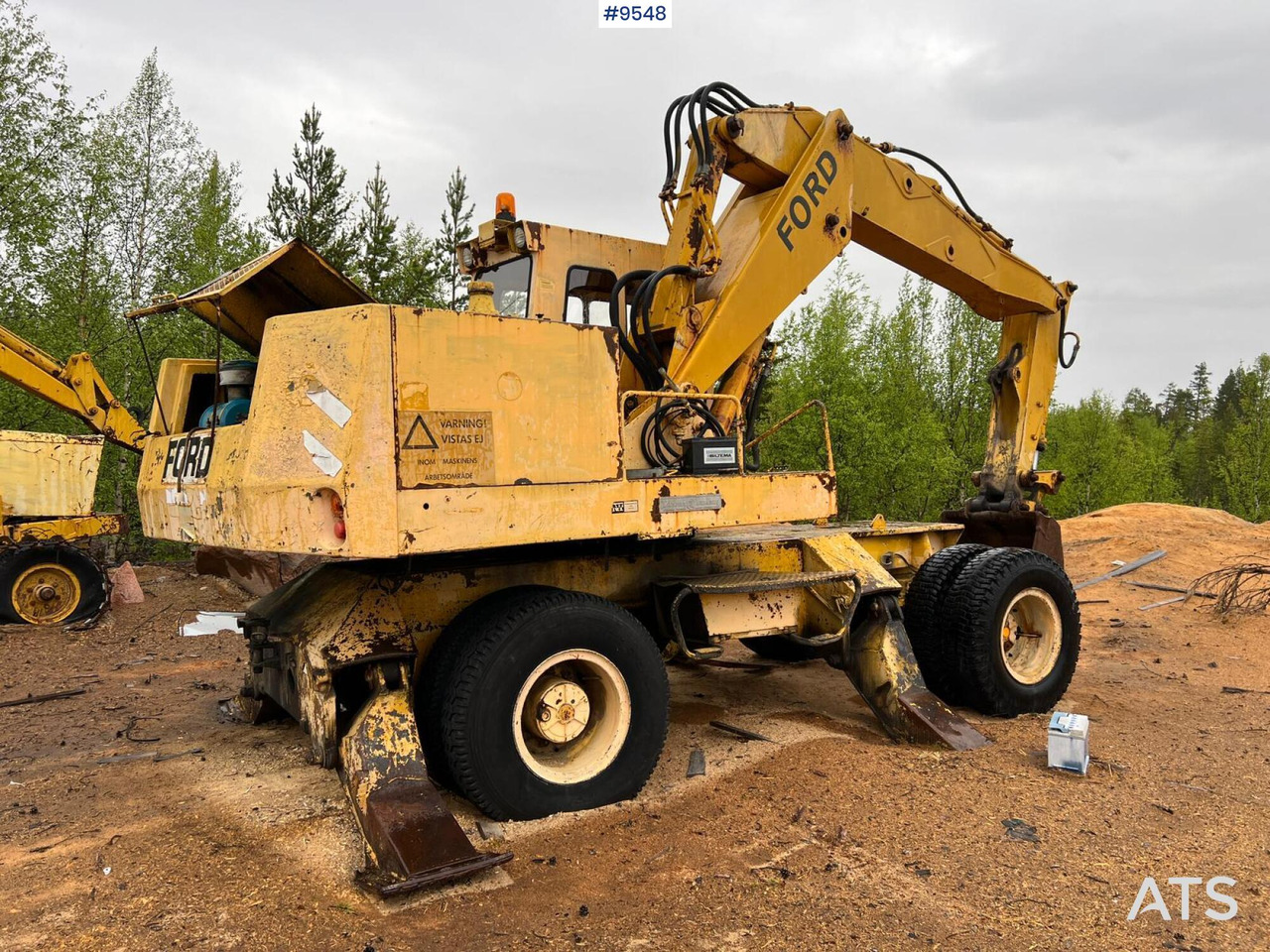 FORD Wheel excavator (VIDEO) - Pelle sur pneus: photos 2 FORD Wheel excavator (VIDEO) - Pelle sur pneus: photos 2