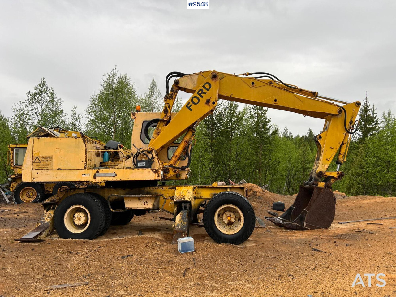 FORD Wheel excavator (VIDEO) - Pelle sur pneus: photos 1 FORD Wheel excavator (VIDEO) - Pelle sur pneus: photos 1