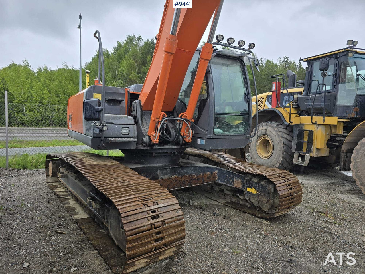Hitachi ZX 250 LC-3 - Pelle sur chenille: photos 2 Hitachi ZX 250 LC-3 - Pelle sur chenille: photos 2