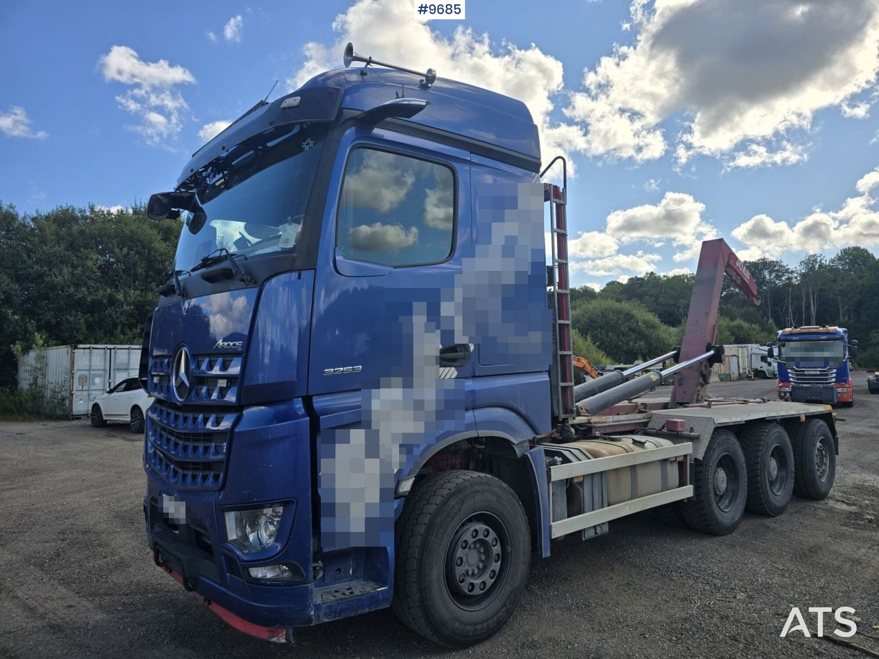 Hooklift Truck Mercedes Arocs 24 T 8x4 - Camion ampliroll: photos 1 Hooklift Truck Mercedes Arocs 24 T 8x4 - Camion ampliroll: photos 1