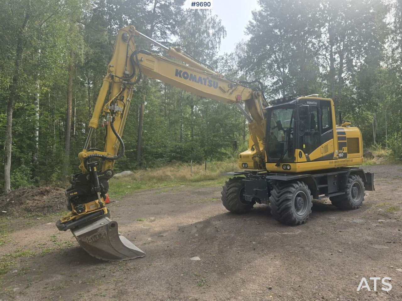 Komatsu PW160-11 with machine control - Pelle sur pneus: photos 1 Komatsu PW160-11 with machine control - Pelle sur pneus: photos 1