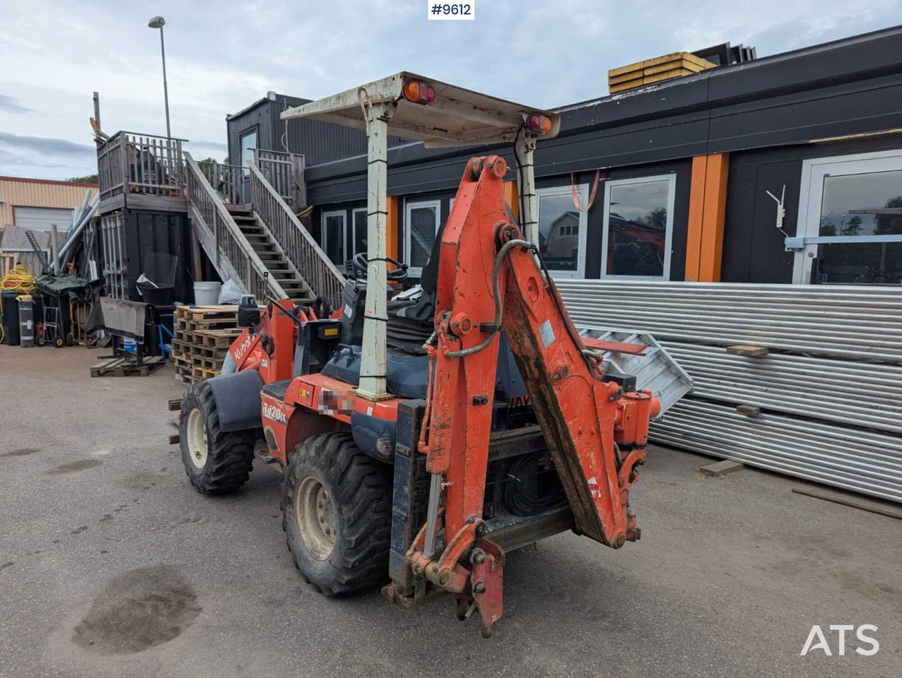 Kubota backhoe loader - Tractopelle: photos 3 Kubota backhoe loader - Tractopelle: photos 3