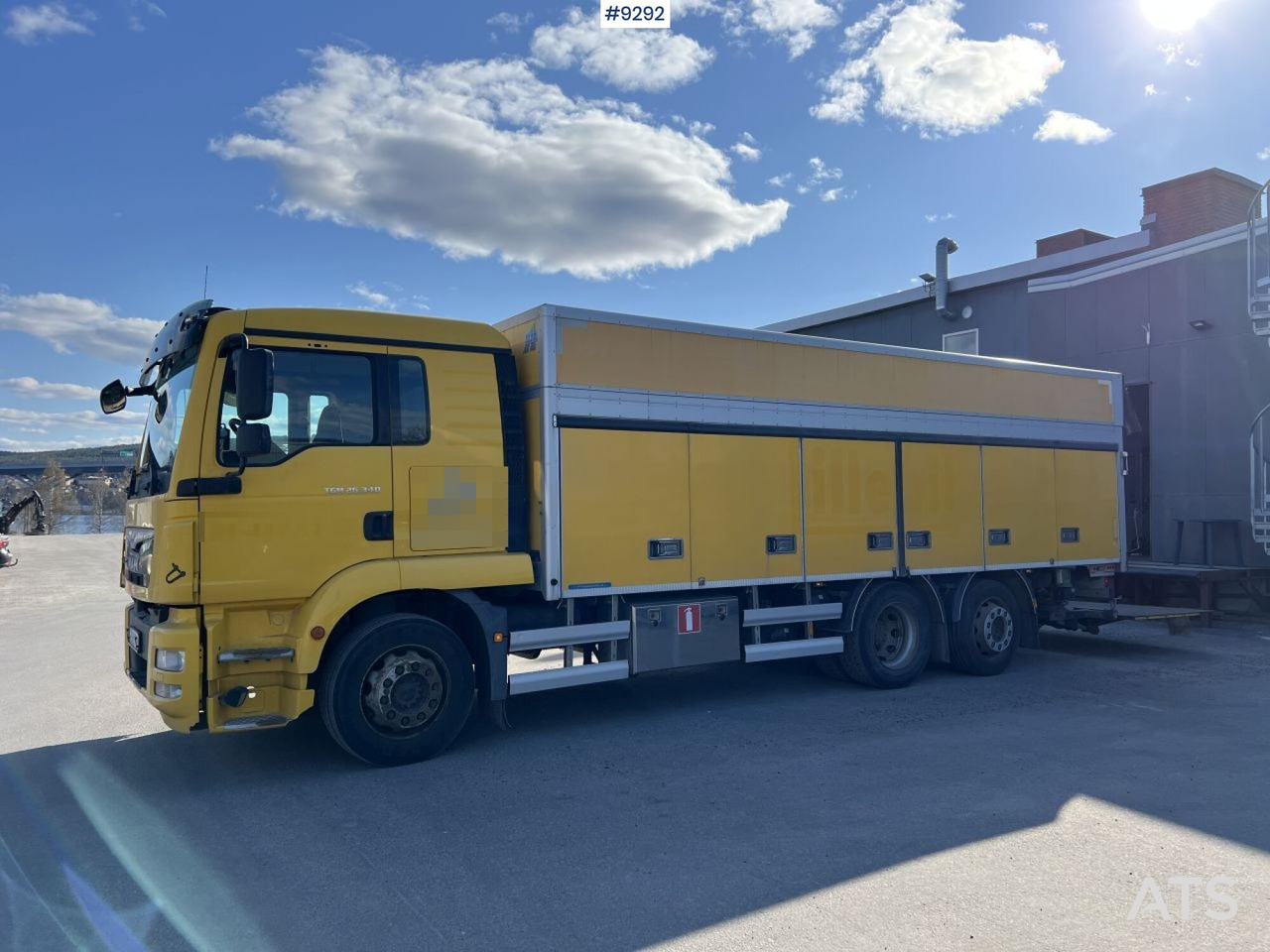 MAN TGM 26.340 6X2 Box truck - Camion fourgon: photos 1 MAN TGM 26.340 6X2 Box truck - Camion fourgon: photos 1