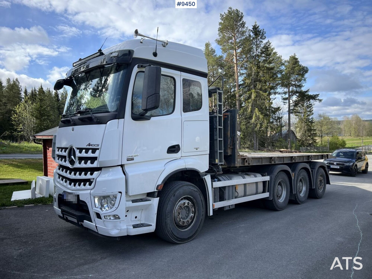 Mercedes Benz Arocs 3251 Tridem Hooklift, flatbed and concrete rotator - Camion ampliroll: photos 1 Mercedes Benz Arocs 3251 Tridem Hooklift, flatbed and concrete rotator - Camion ampliroll: photos 1