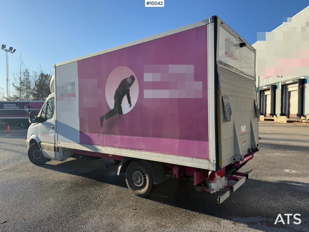 Mercedes Benz Sprinter with tail lift - Fourgon grand volume: photos 3 Mercedes Benz Sprinter with tail lift - Fourgon grand volume: photos 3