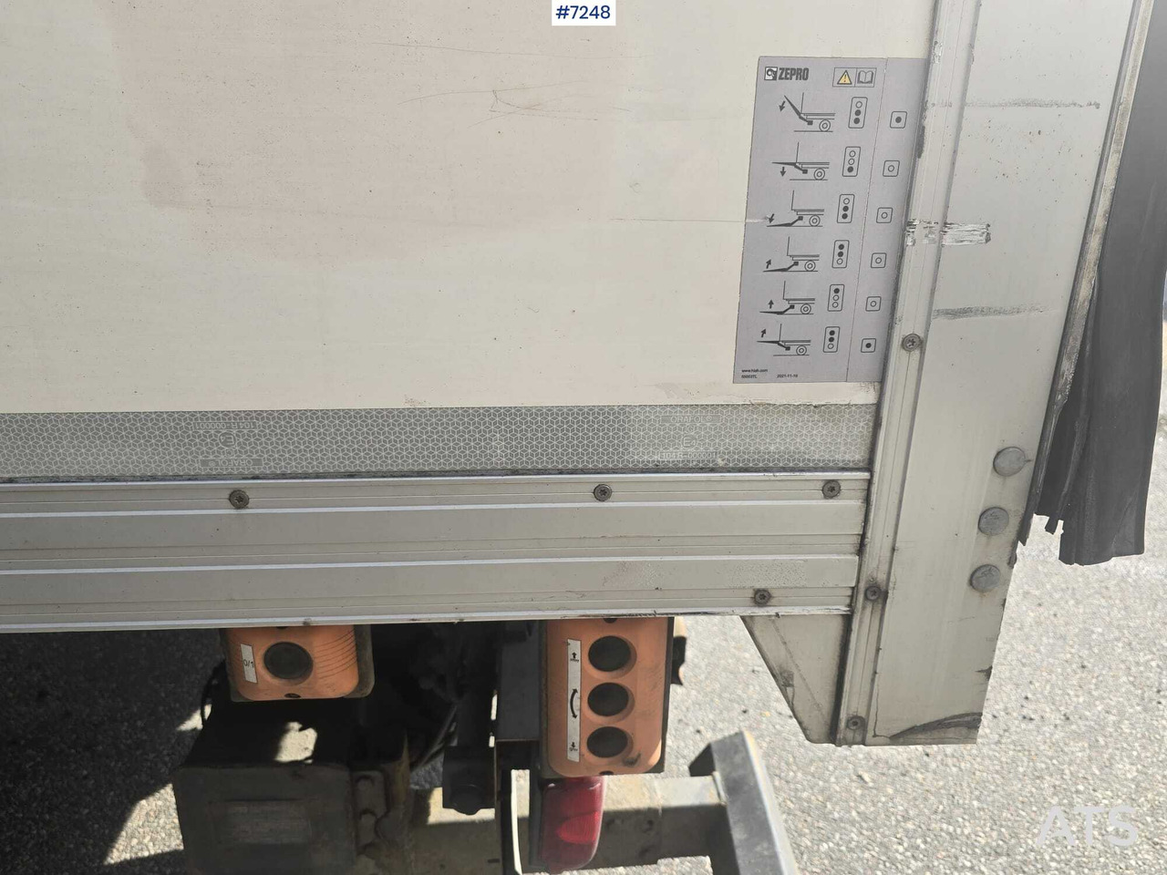 Scania P320 Box truck with tail lift - Camion fourgon: photos 5 Scania P320 Box truck with tail lift - Camion fourgon: photos 5