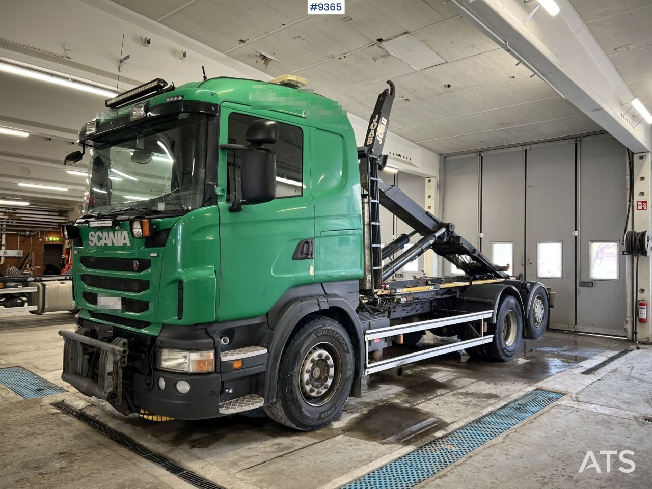 Scania R440 Hooklift with plow equipment - Camion ampliroll: photos 1 Scania R440 Hooklift with plow equipment - Camion ampliroll: photos 1