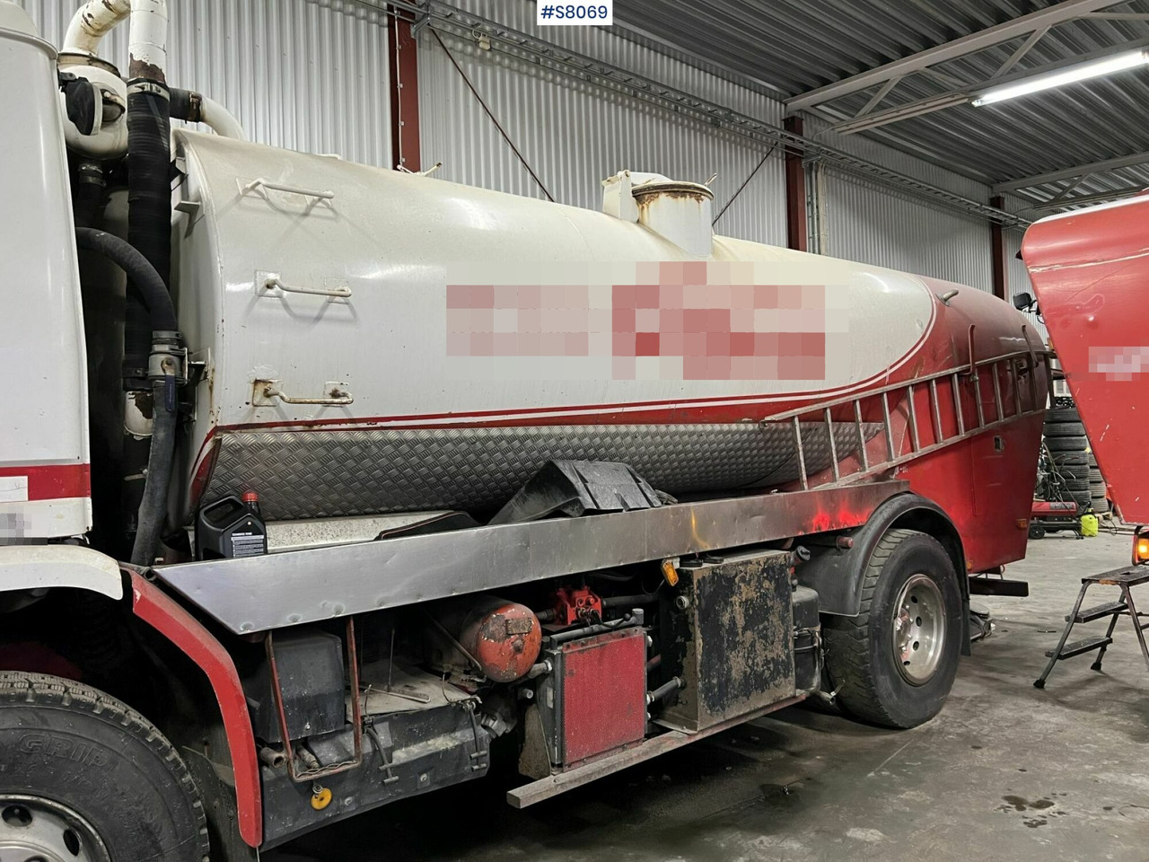 Suction/Combi truck, Scania P92H 4x2, Rep-object - Camion hydrocureur: photos 4 Suction/Combi truck, Scania P92H 4x2, Rep-object - Camion hydrocureur: photos 4