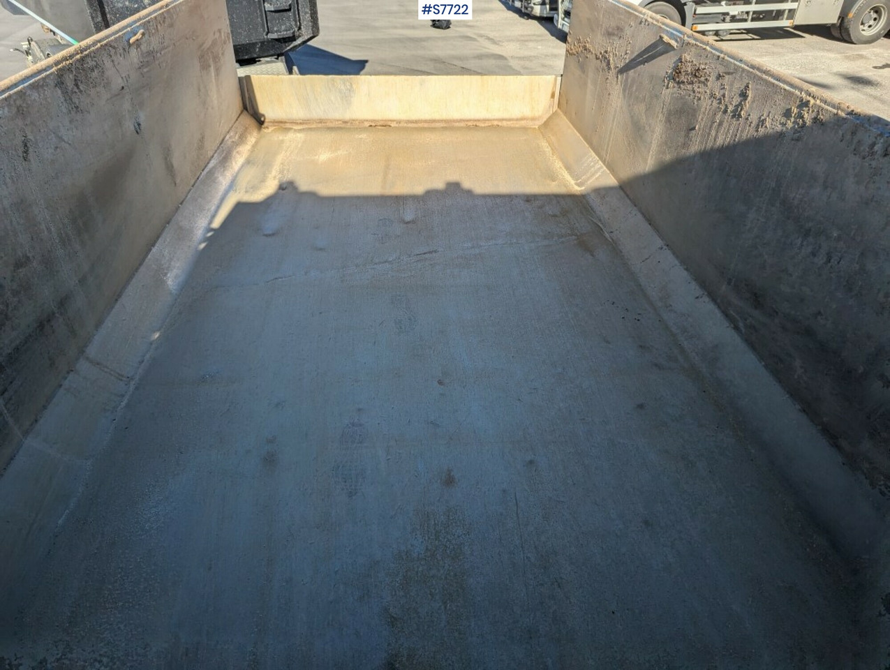 Tipper Truck DAF FAT XF530Z - Camion benne: photos 3 Tipper Truck DAF FAT XF530Z - Camion benne: photos 3