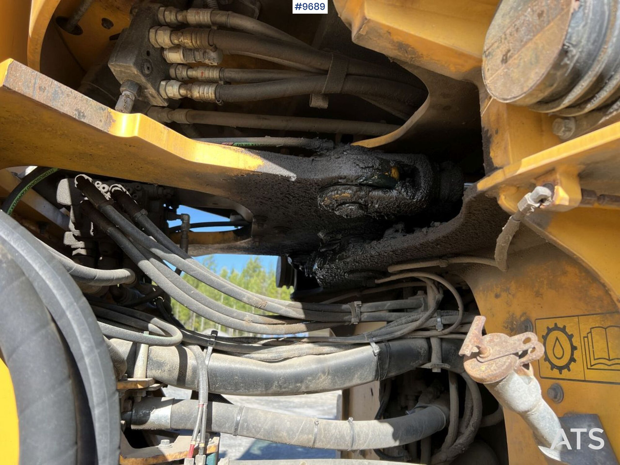 Chargeuse sur pneus VOLVO L60G Wheel loader with multi-bucket: photos 18 Chargeuse sur pneus VOLVO L60G Wheel loader with multi-bucket: photos 18