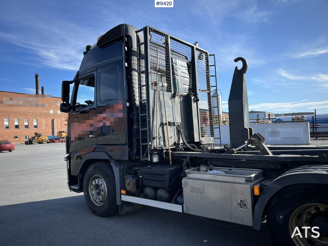 Volvo FH16 8*4 Tridem Hooklift - Camion ampliroll: photos 2 Volvo FH16 8*4 Tridem Hooklift - Camion ampliroll: photos 2