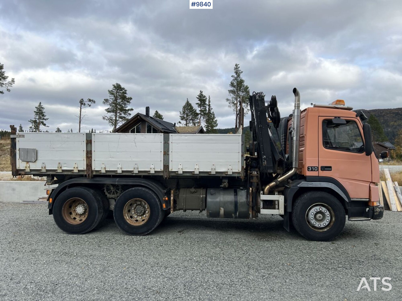Volvo FM7 crane truck/tipper truck with Hiab 112 (video) - Camion benne: photos 4 Volvo FM7 crane truck/tipper truck with Hiab 112 (video) - Camion benne: photos 4
