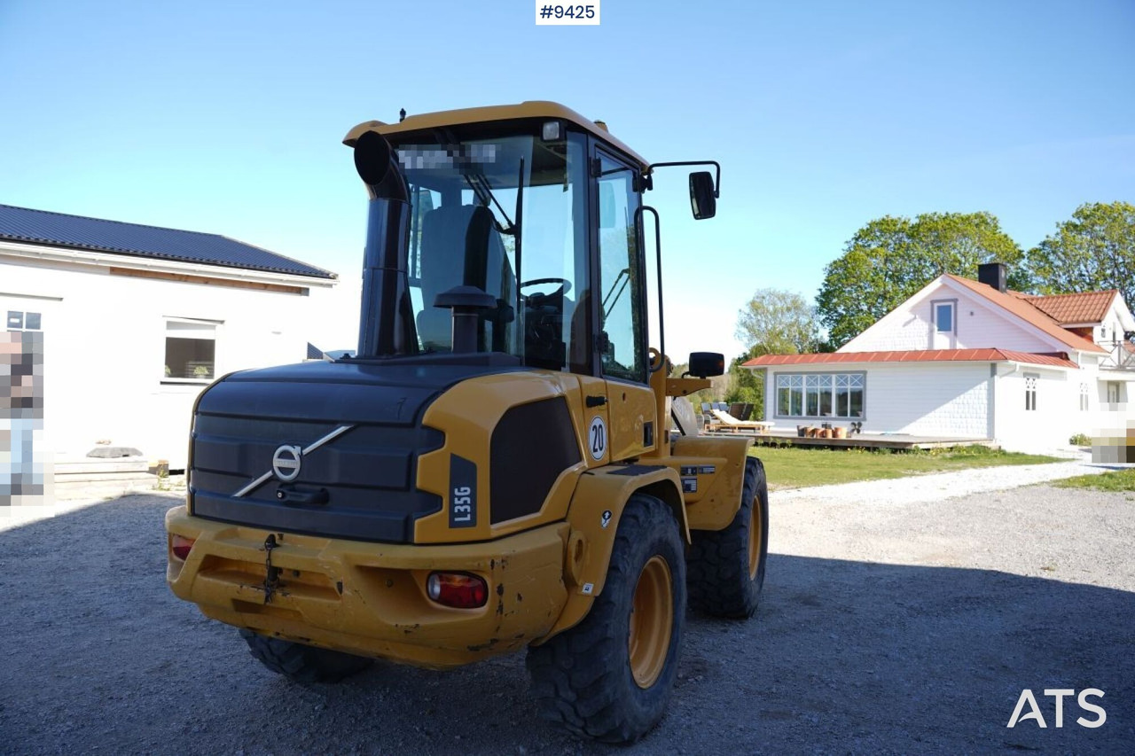 Volvo L35 G with implements (VIDEO) - Chargeuse sur pneus: photos 3 Volvo L35 G with implements (VIDEO) - Chargeuse sur pneus: photos 3