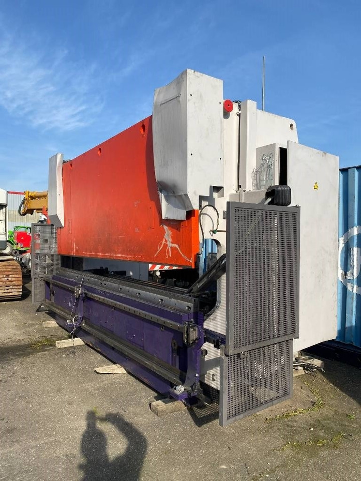 BEYELER Presse/Plieuse PR6 2000KNx4100MM endommagé - Engins de chantier: photos 5 BEYELER Presse/Plieuse PR6 2000KNx4100MM endommagé - Engins de chantier: photos 5