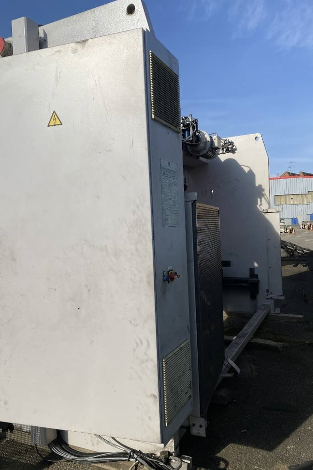 BEYELER Presse/Plieuse PR6 2000KNx4100MM endommagé - Engins de chantier: photos 4 BEYELER Presse/Plieuse PR6 2000KNx4100MM endommagé - Engins de chantier: photos 4