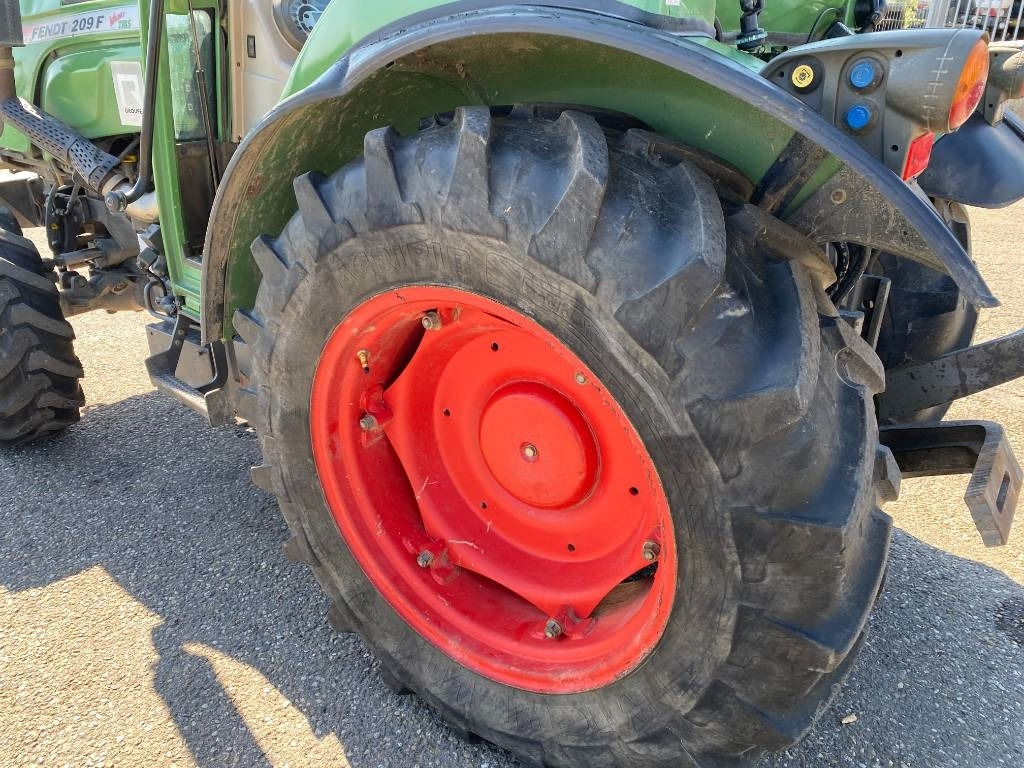 Tracteur agricole Fendt 209F Vario TMS 1er Main endommagé: photos 34