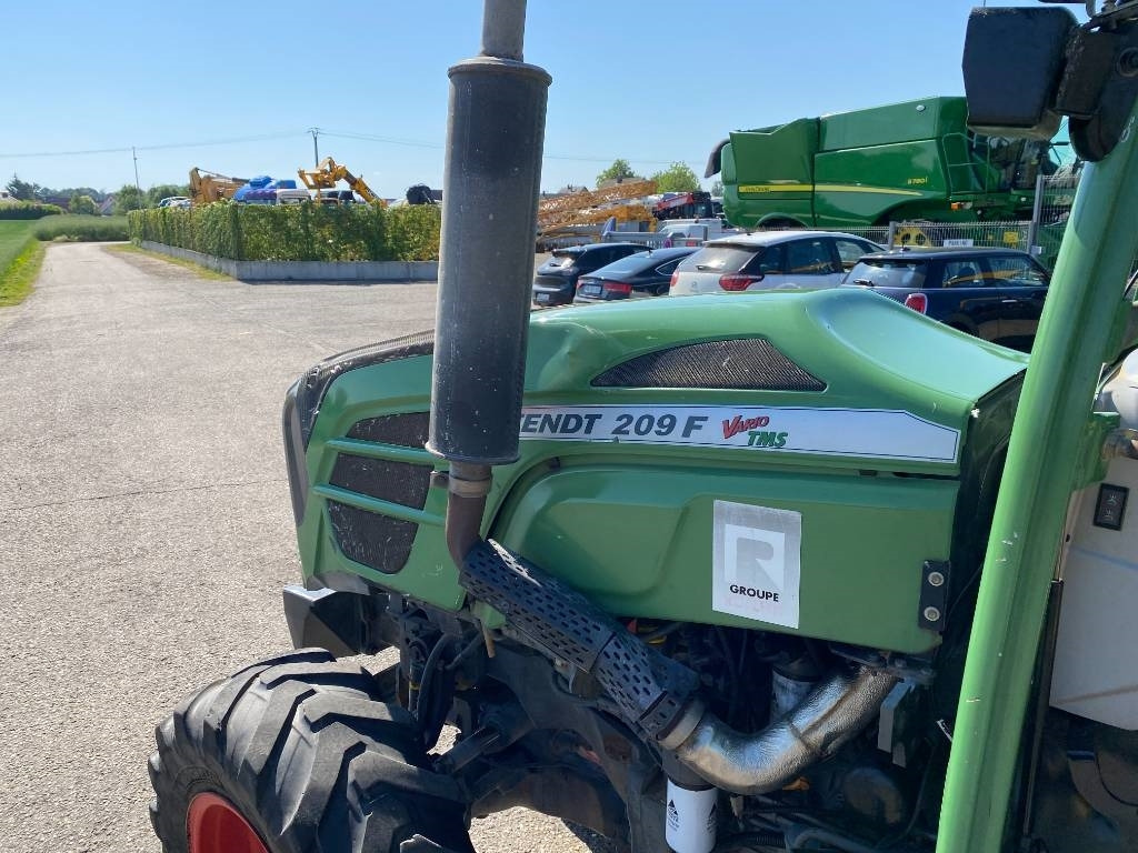 Tracteur agricole Fendt 209F Vario TMS 1er Main endommagé: photos 29