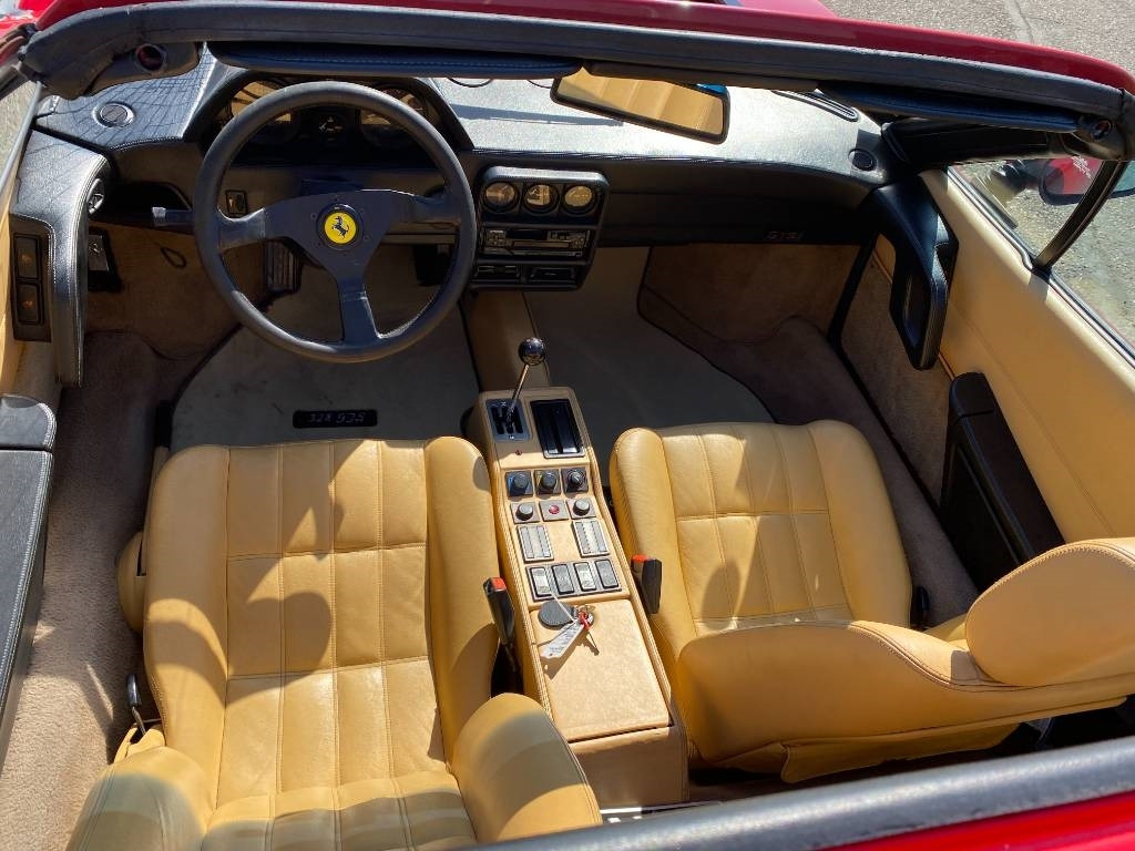 Voiture Ferrari 328 GTS / Origine Française endommagé: photos 23 Voiture Ferrari 328 GTS / Origine Française endommagé: photos 23