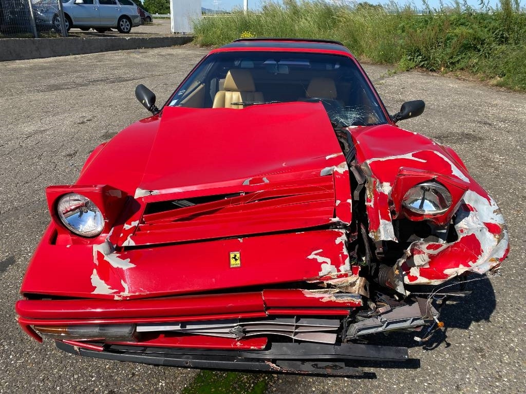Voiture Ferrari 328 GTS / Origine Française endommagé: photos 11 Voiture Ferrari 328 GTS / Origine Française endommagé: photos 11